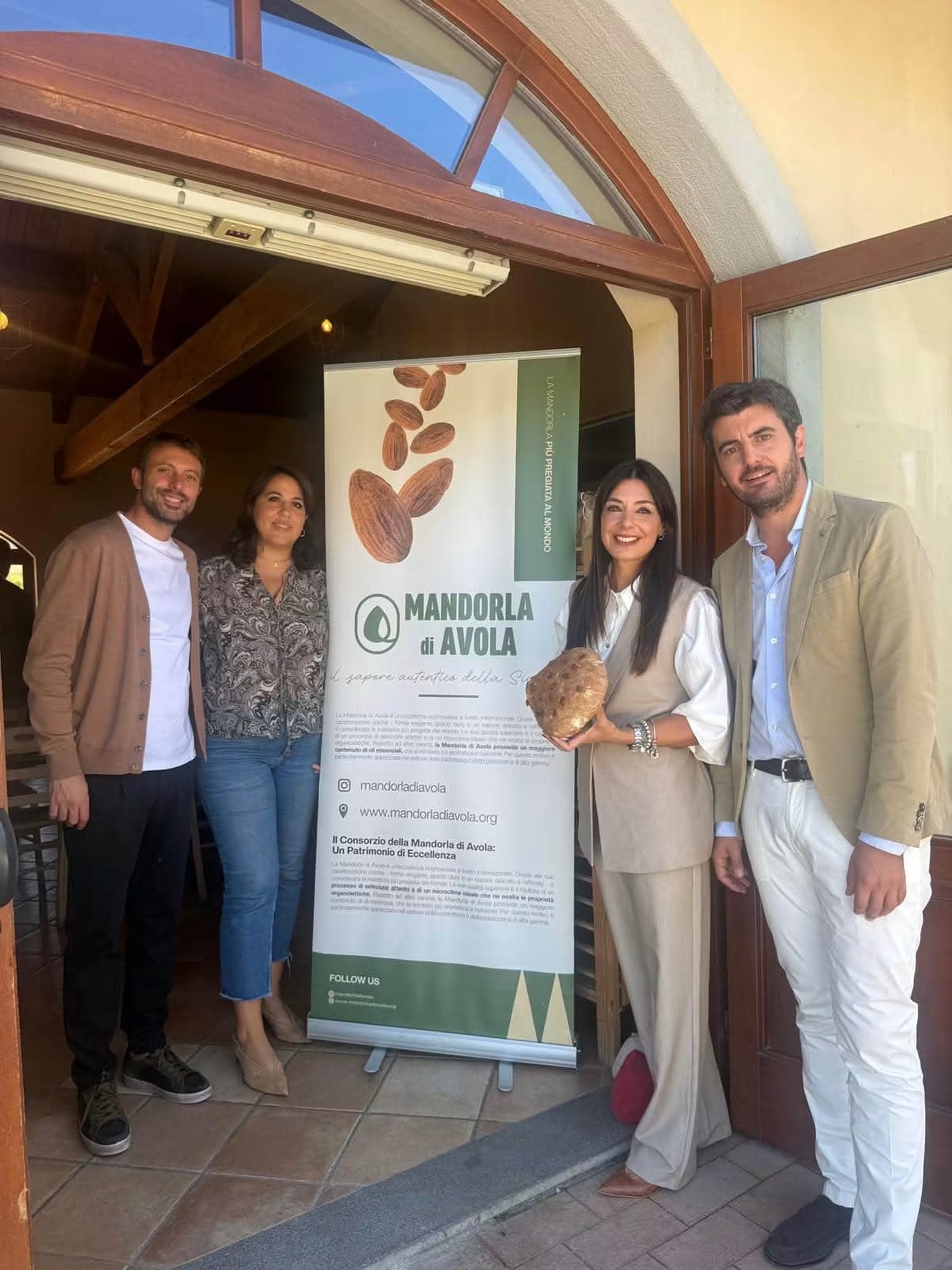 Mandorla di Avola e Pane Brunetto: nasce una nuova collaborazione tra Sicilia e Calabria
